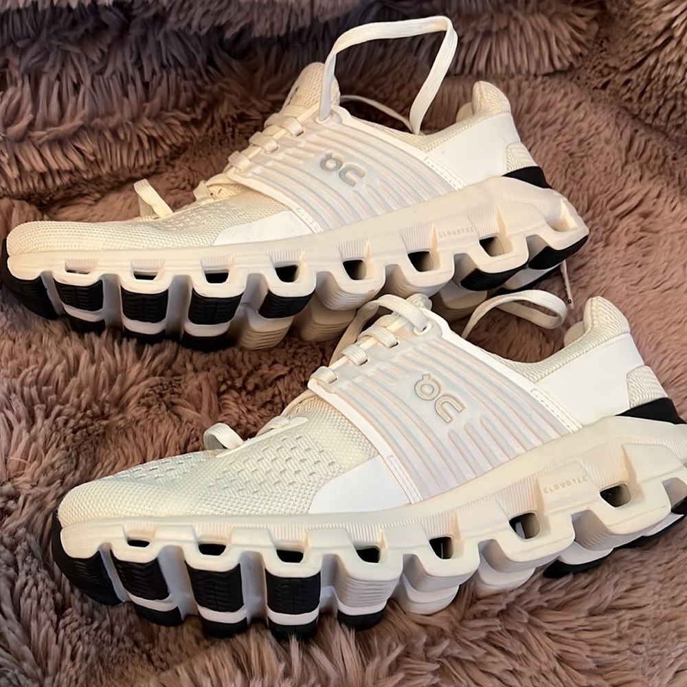 On Cloud Runners - image 3